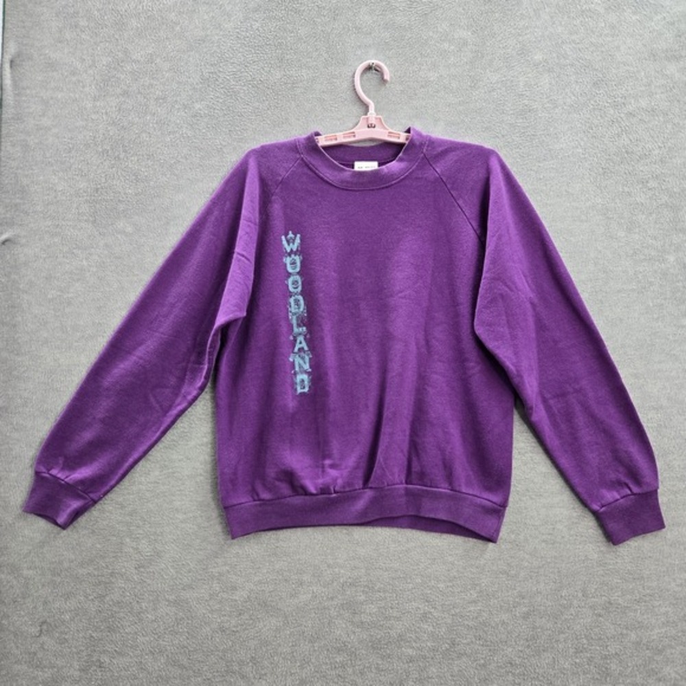 VINTAGE Belton Women Sweatshirt L Purple Fleece WOODLAND Graphic Print
